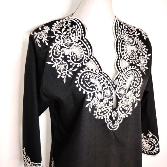 Intl Apparel Mart Tops - VINTAGE EMBROIDERED TUNIC